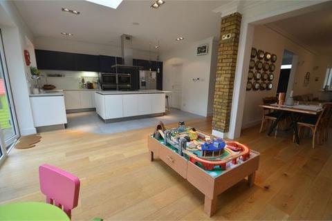 30 Uphill Grove, Mill Hill, London, NW7 4NJ