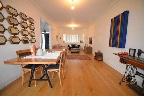 30 Uphill Grove, Mill Hill, London, NW7 4NJ