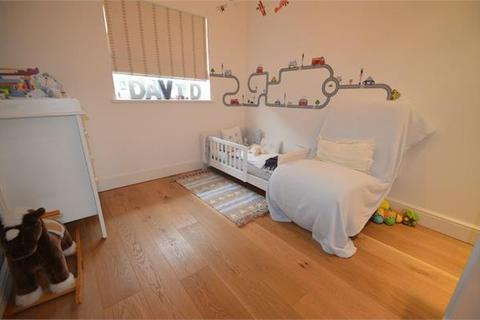 30 Uphill Grove, Mill Hill, London, NW7 4NJ