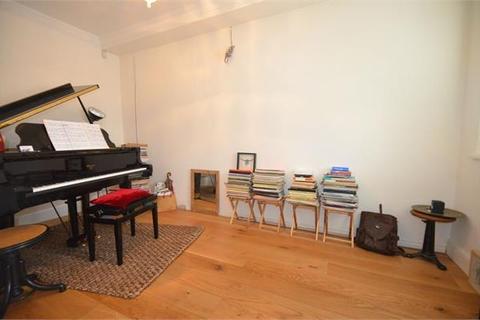 30 Uphill Grove, Mill Hill, London, NW7 4NJ
