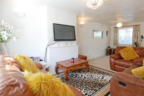 4 bedroom end of terrace house for sale - Elm Road, Westergate