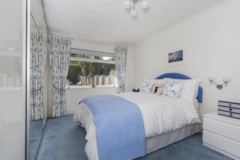 22 Long Fallas Crescent, Brighouse, HD6 3TN