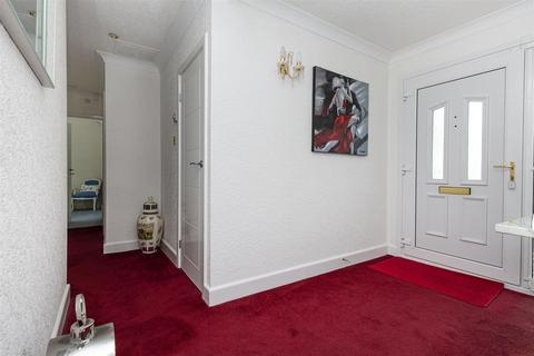 22 Long Fallas Crescent, Brighouse, HD6 3TN