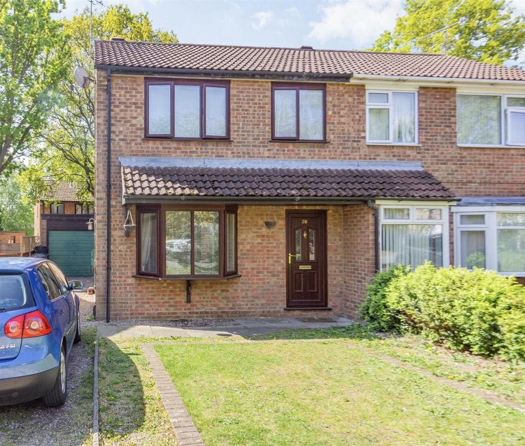 Woodvale Avenue, Lincoln 3 bed semidetached house £190,000