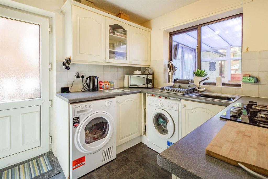 Woodvale Avenue, Lincoln 3 bed semidetached house £190,000