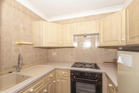 1 bedroom flat for sale - Homelodge House, Castle Dyke, Lichfield
