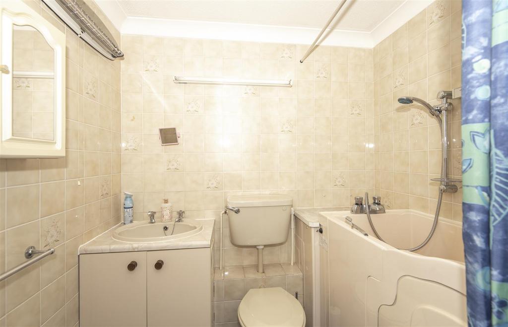 Bathroom.jpg
