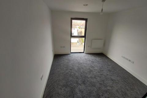 1 bedroom apartment to rent, West Point, Cardiff Road, Newport