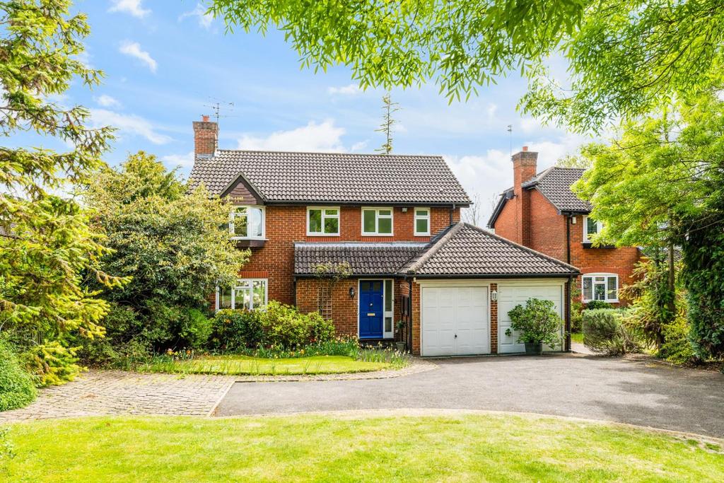 Chaucer Close, Banstead 4 bed detached house for sale - £825,000