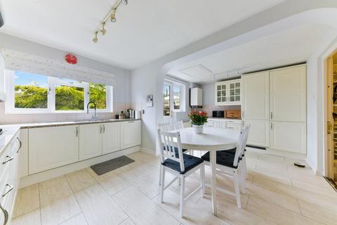 12 Chaucer Close, Banstead, SM7 1PP
