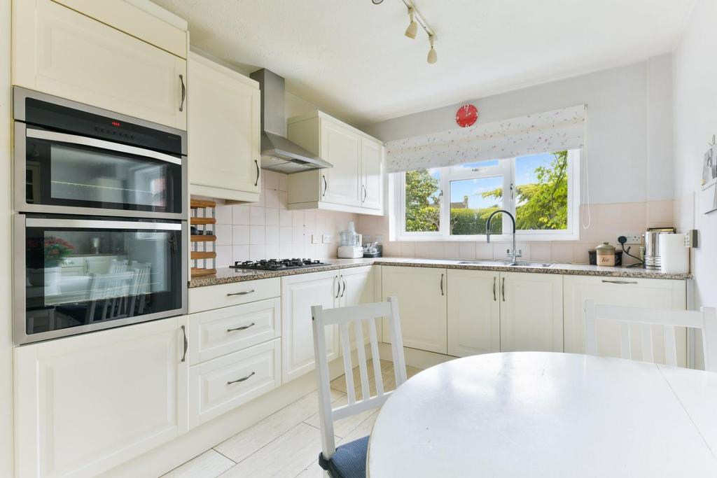 Chaucer Close, Banstead 4 bed detached house for sale £825,000