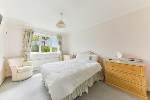 12 Chaucer Close, Banstead, SM7 1PP