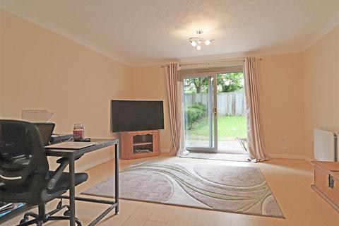 98 Alpine Road, Redhill, RH1 2LF