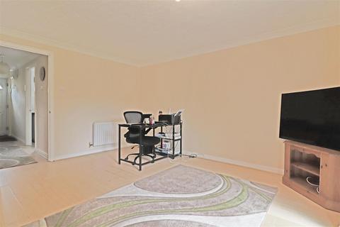 98 Alpine Road, Redhill, RH1 2LF