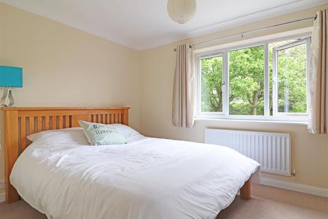 98 Alpine Road, Redhill, RH1 2LF