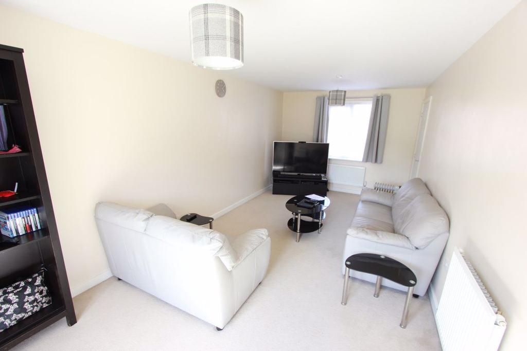 Navy Close, Burbage 3 bed detached house £1,000 pcm (£231 pw)