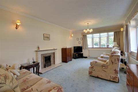 80 Springfield Way, Anlaby, Hull, HU10 6QL