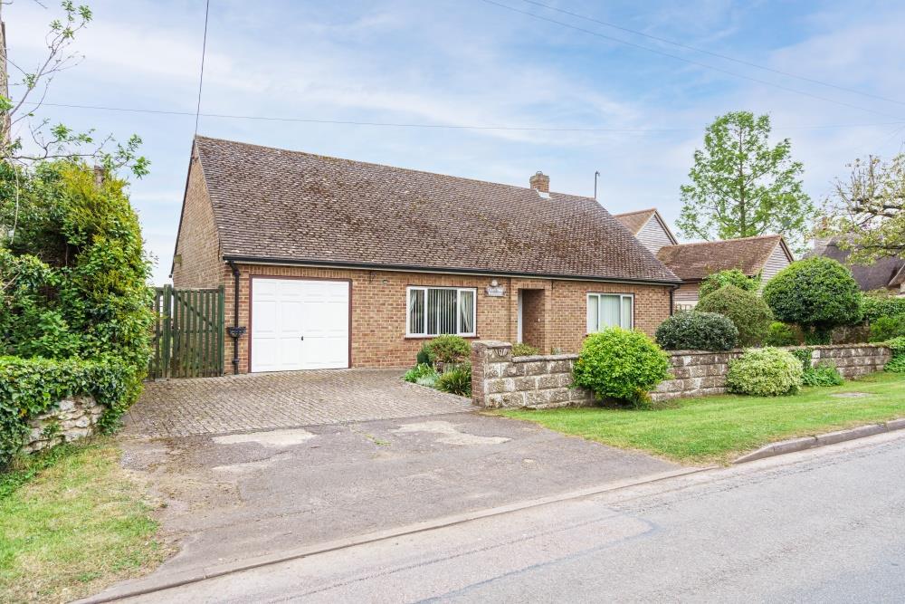 Merton, Bicester 3 bed detached bungalow £475,000