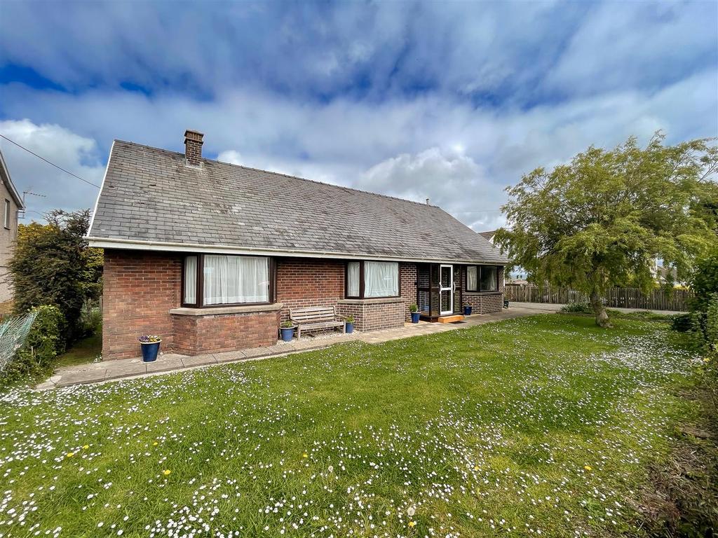 166 Haven Road, Haverfordwest 3 bed bungalow £375,000