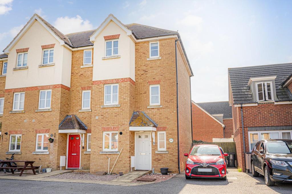Thistle Drive, Whitstable 3 bed end of terrace house £365,000