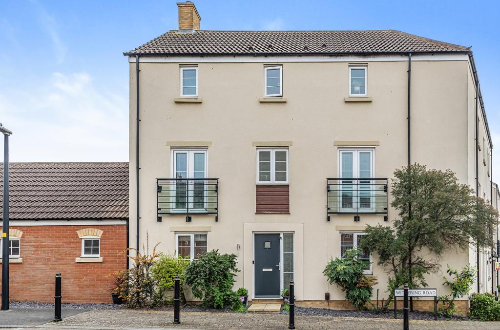 Withering Road, Okus, Swindon, SN1 4 bed semidetached house £365,000
