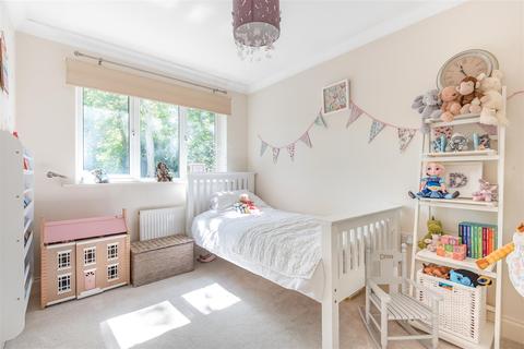 7 Riverhill Mews, Worcester Park, KT4 7AG