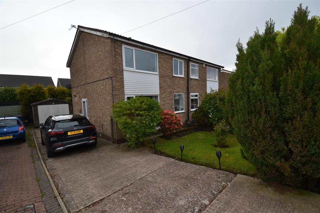 Ashlar Grove, Queensbury, Bradford 3 bed semidetached house £200,000