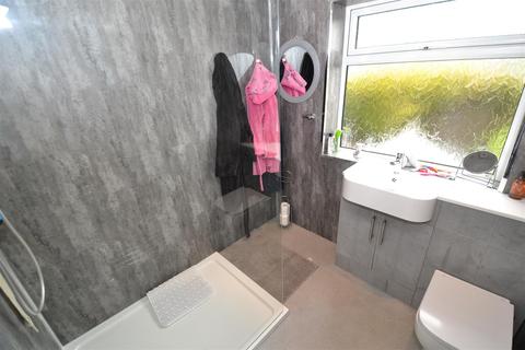 12 Ashlar Grove, Queensbury, Bradford, BD13 2SP