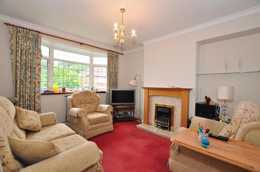 Shelton Lane, Halesowen 3 bed semidetached house £135,000