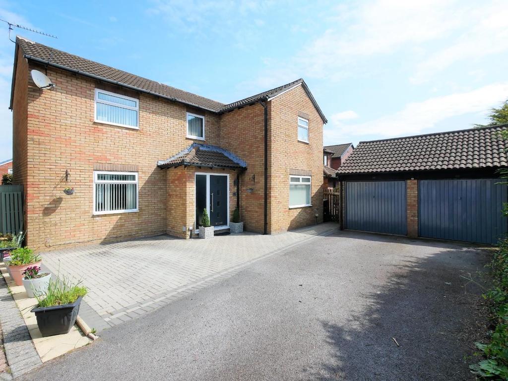 Cosmeston Drive, Penarth 4 bed detached house £510,000