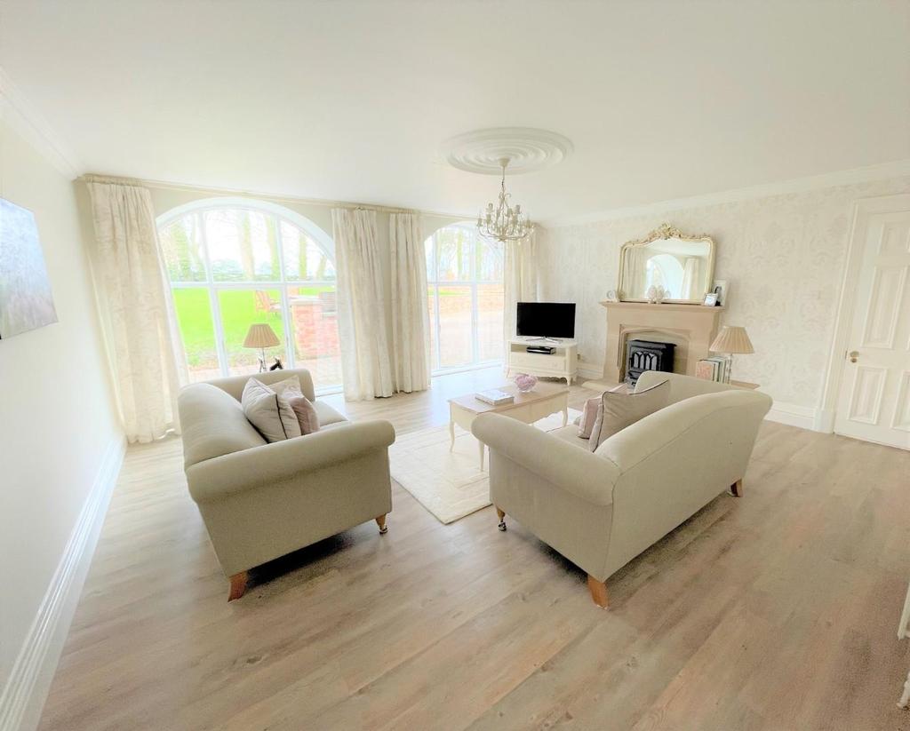 Snug / Sitting room