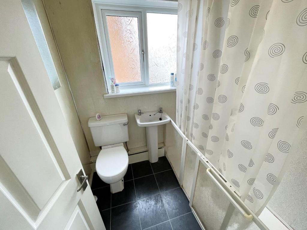 Ground wet room