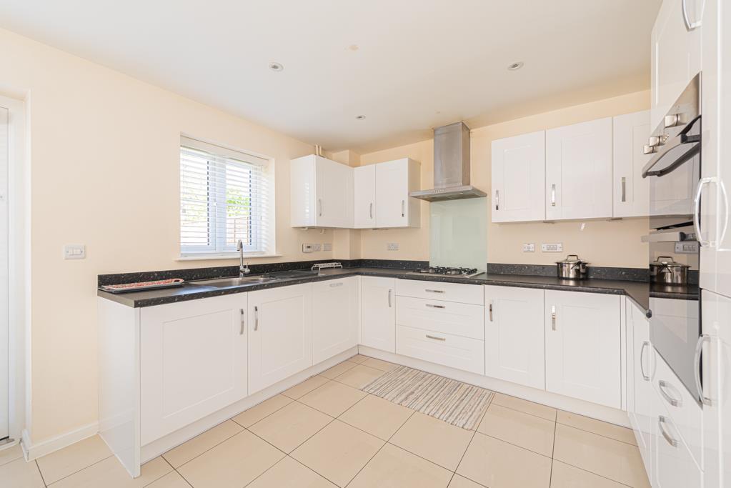Ethel Bailey Close, Epsom 3 bed semidetached house £675,000