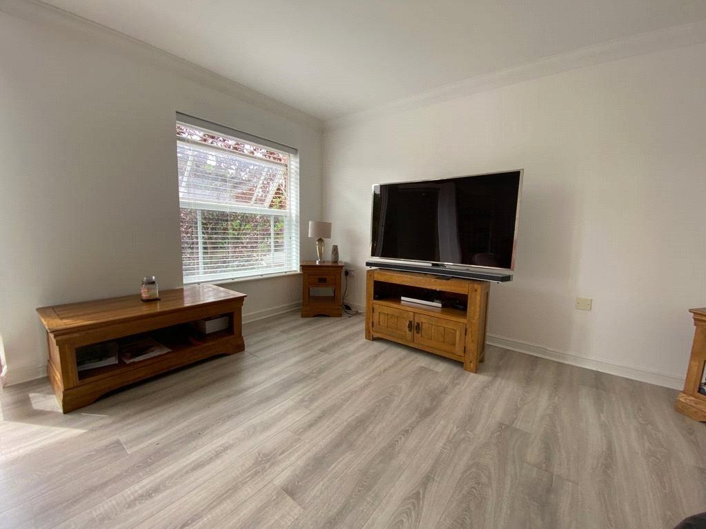 Sycamore Rise, Bracknell, Berkshire... 4 bed townhouse £2,150 pcm (£