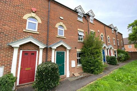 4 bedroom townhouse to rent, Sycamore Rise, Bracknell, Berkshire, RG12