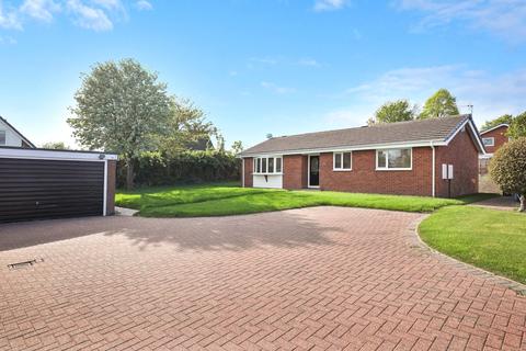 3 bedroom bungalow for sale - Coppice Close, Wakefield, West Yorkshire, WF1