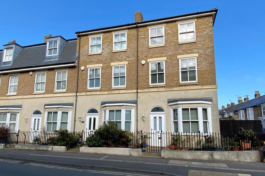 Blenheim Road, Deal, CT14 3 bed end of terrace house for sale £369,950