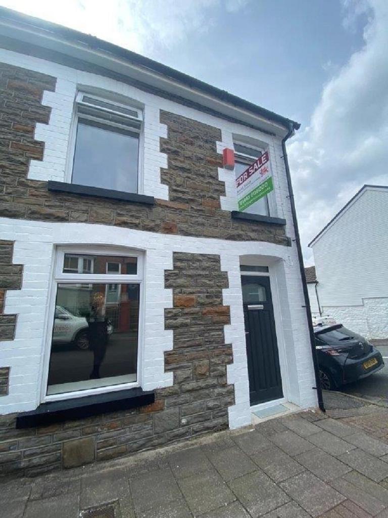 Prospect Place, Treorchy, Rhondda, Cynon, Taff. CF42 6RE 4 bed end of
