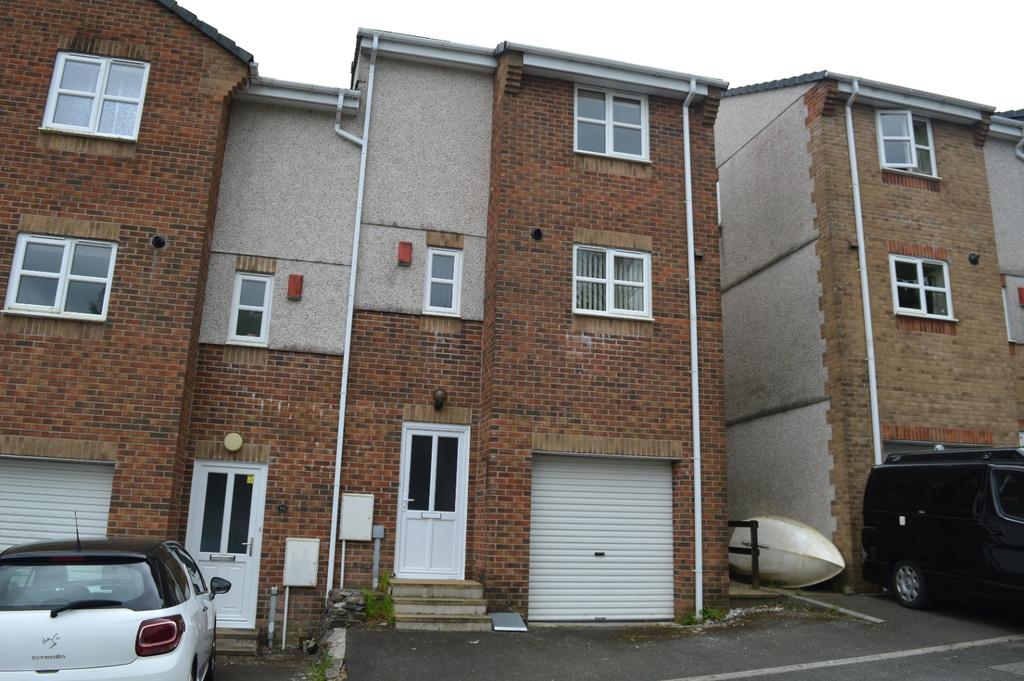 Meadow Brook,Tavistock,PL19 8BH 3 bed townhouse £250,000
