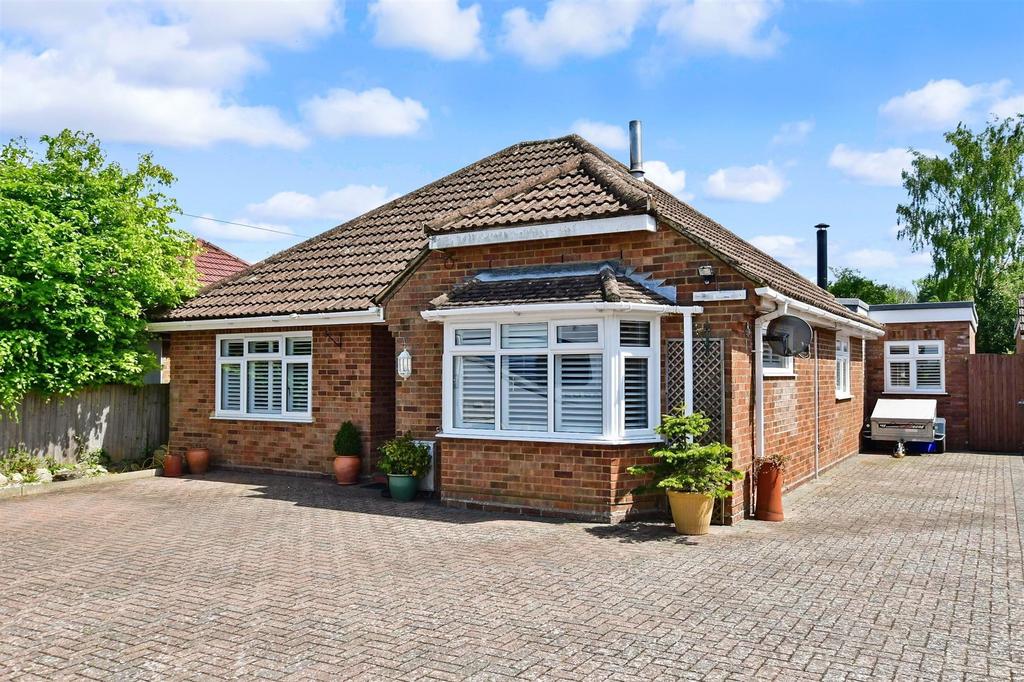Stone Street, Lympne, Hythe, Kent 3 bed detached bungalow for sale £