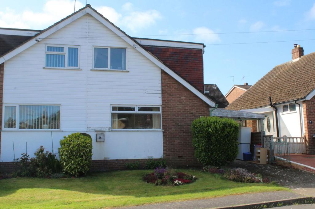 The Willows, Daventry... 4 bed semidetached house £250,000