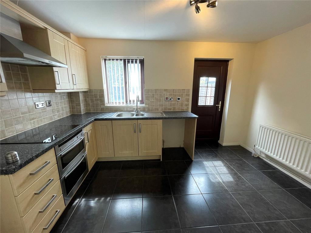 Hatfield Close, Liverpool, Merseyside, L12 2 bed semidetached house