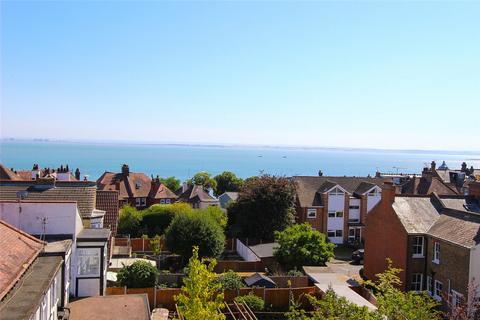 2 bedroom apartment for sale, Grand Court West, Grand Drive, Leigh-on-Sea, Essex, SS9