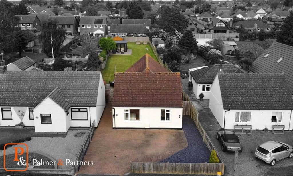 Holly Road, Kesgrave, Ipswich, Suffolk, IP5 3 bed bungalow for sale £