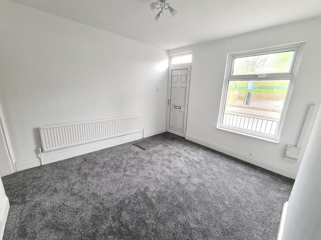 Leicester Road, Whitwick, Coalville 2 bed terraced house £675 pcm (£