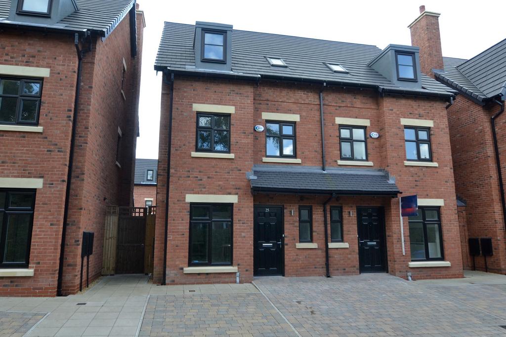 Old Boatyard Lane, Manchester, M28 2AJ 4 bed semidetached house £1,575 pcm (£363 pw)