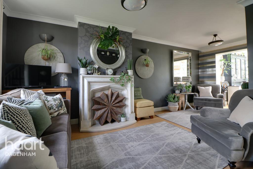 Charlton Crescent, Barking 2 bed end of terrace house £400,000