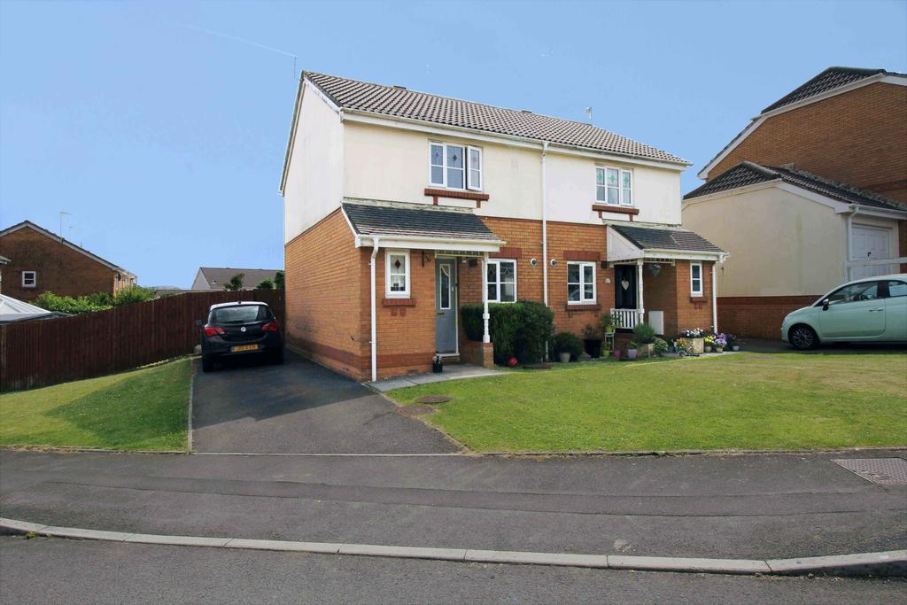 Maes Y Wennol, Pontyclun, CF72 8SB 2 bed semidetached house £750 pcm