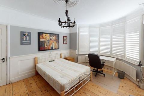 undefined, Winchmore Hill