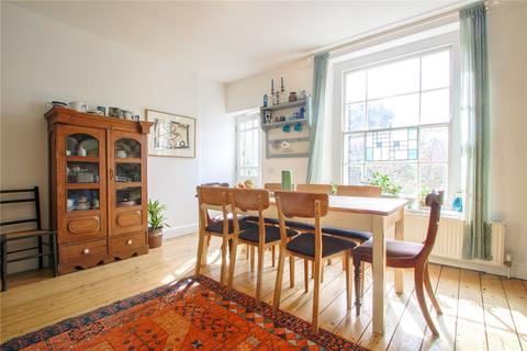 18 Ambra Vale West, Bristol, BS8 4RD